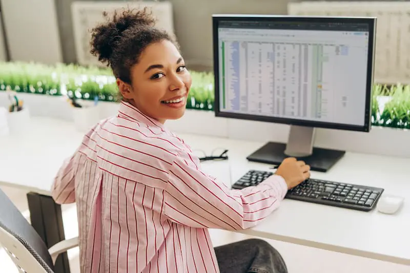 How Professional Tax Software Helps Tax Preparers Deliver More Value